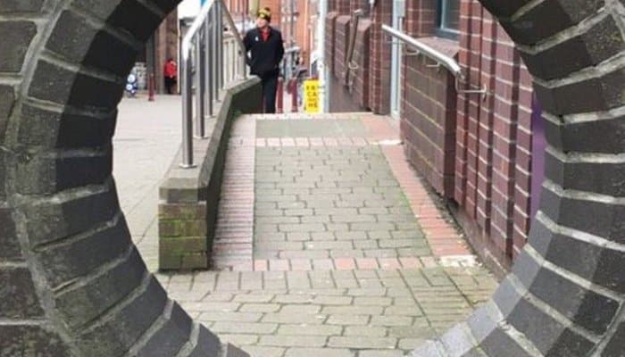 The notorious 'Ilkeston Hole in the Wall' (Credit: TripAdvisor)